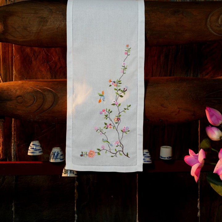 Table runner -peach blossom embroidery